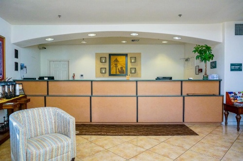 Lamplighter Inn & Suites image 10