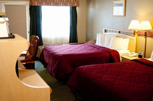 Lamplighter Inn & Suites image 12