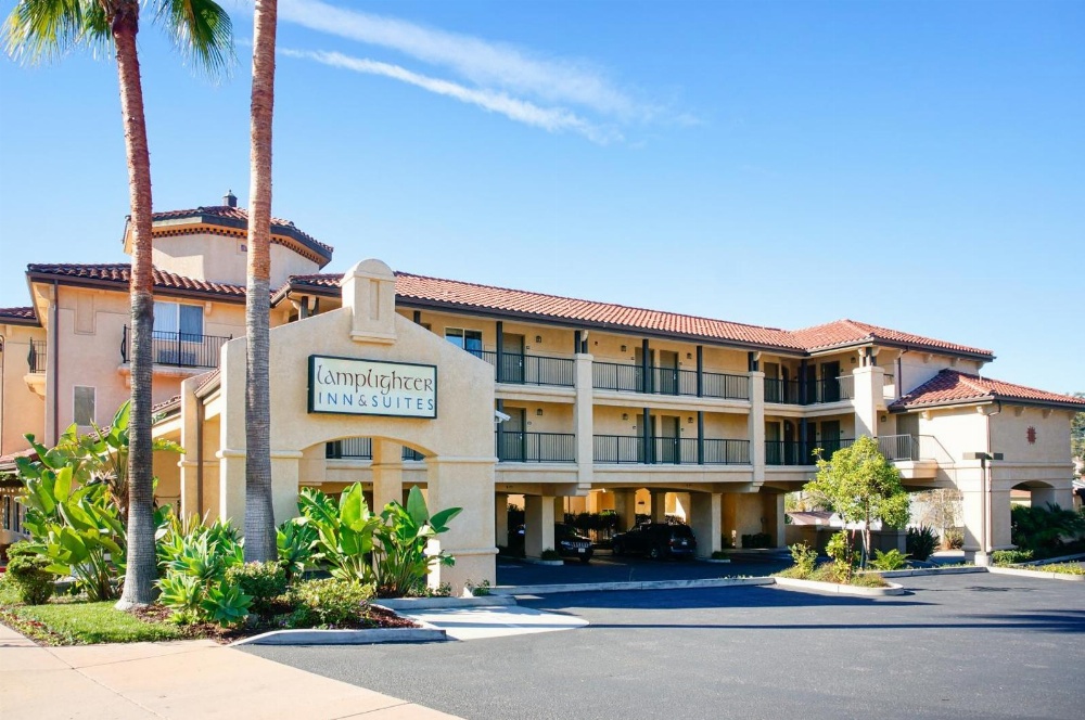 Lamplighter Inn & Suites Main image