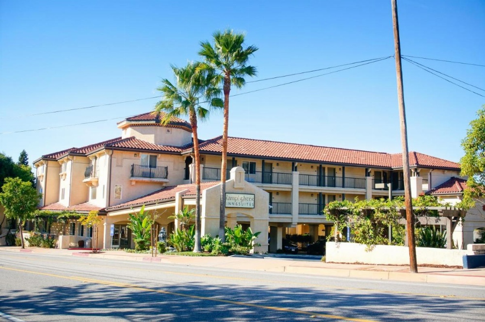Lamplighter Inn & Suites Image 20