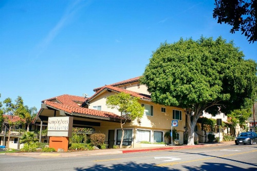 Lamplighter Inn & Suites image 21